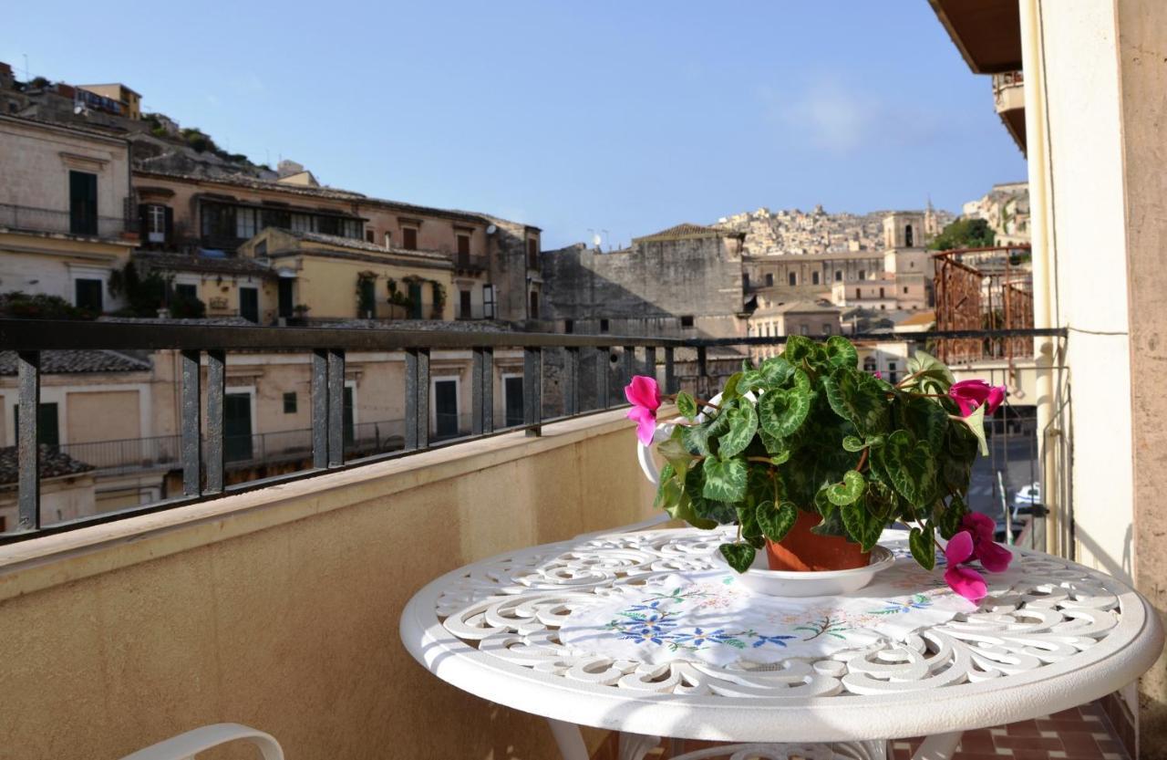 Stanze Barocche Bed & Breakfast Modica Bagian luar foto